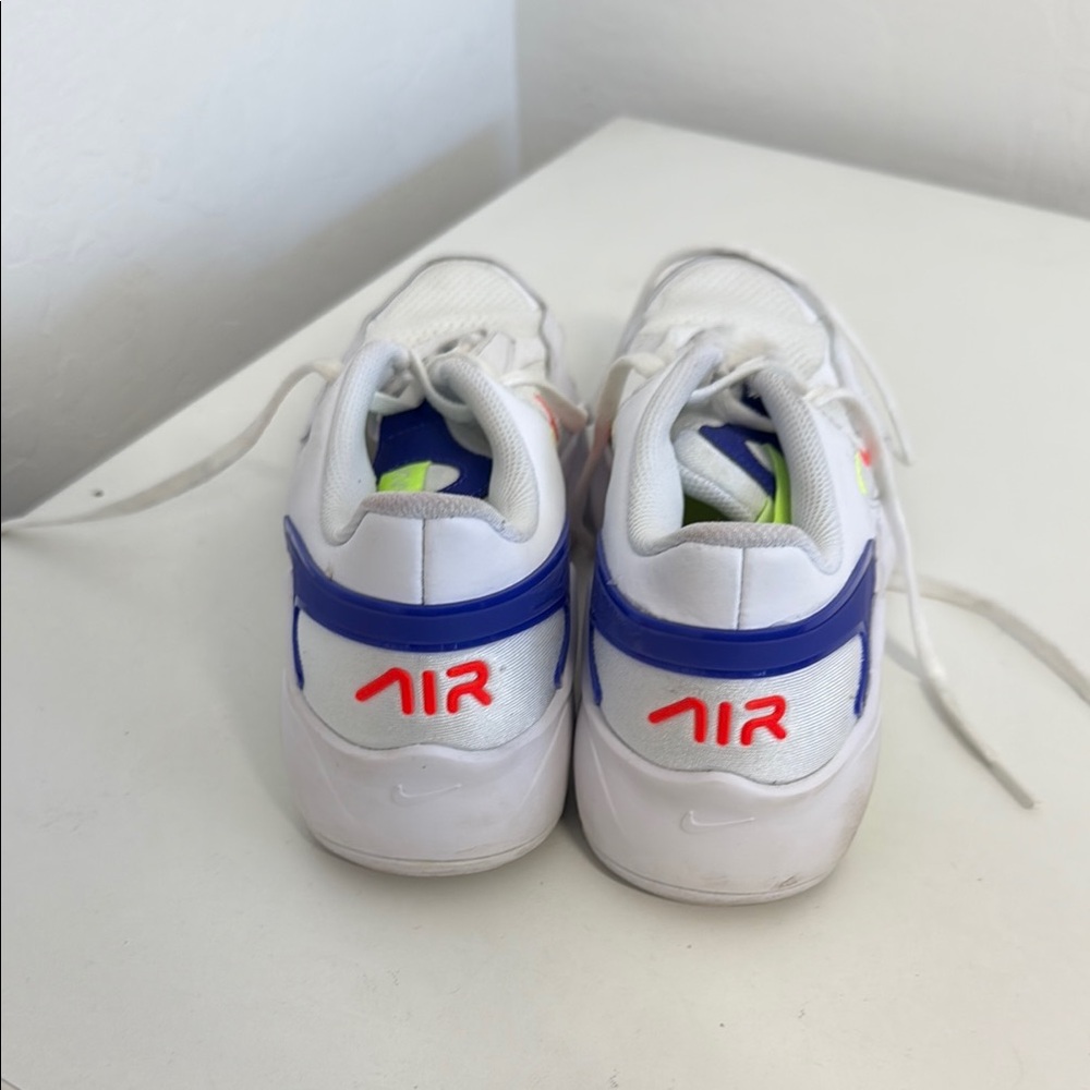 Nike White and Red Sneakers Classic Design - Picture 4 of 4